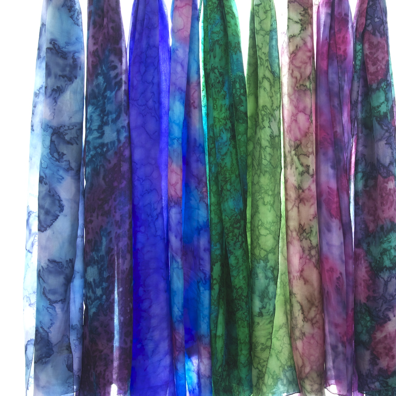 img 0984 Silk-Scarves-in-different-colours