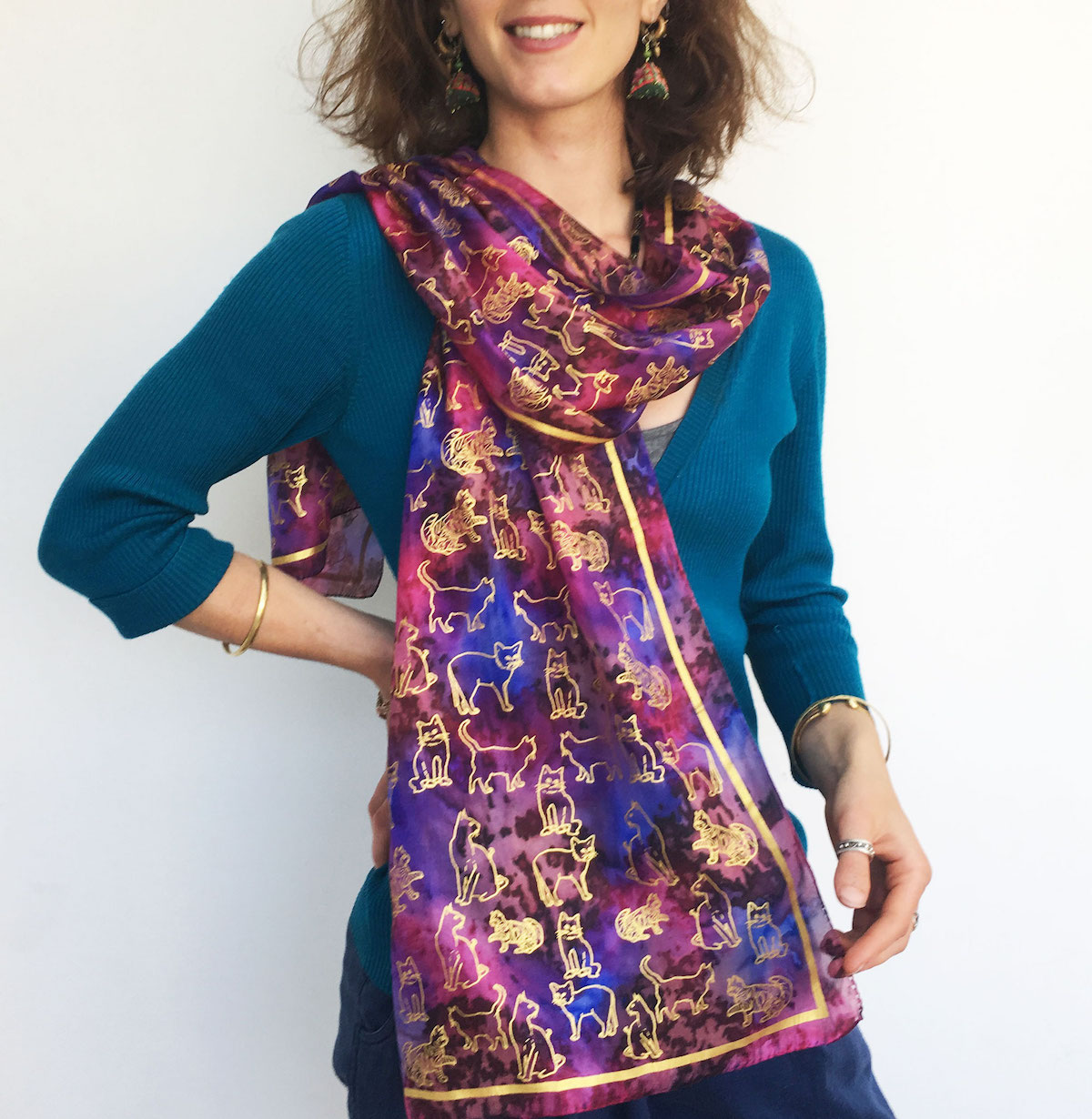 Hand-painted-silk-scarf-with-gold-cats