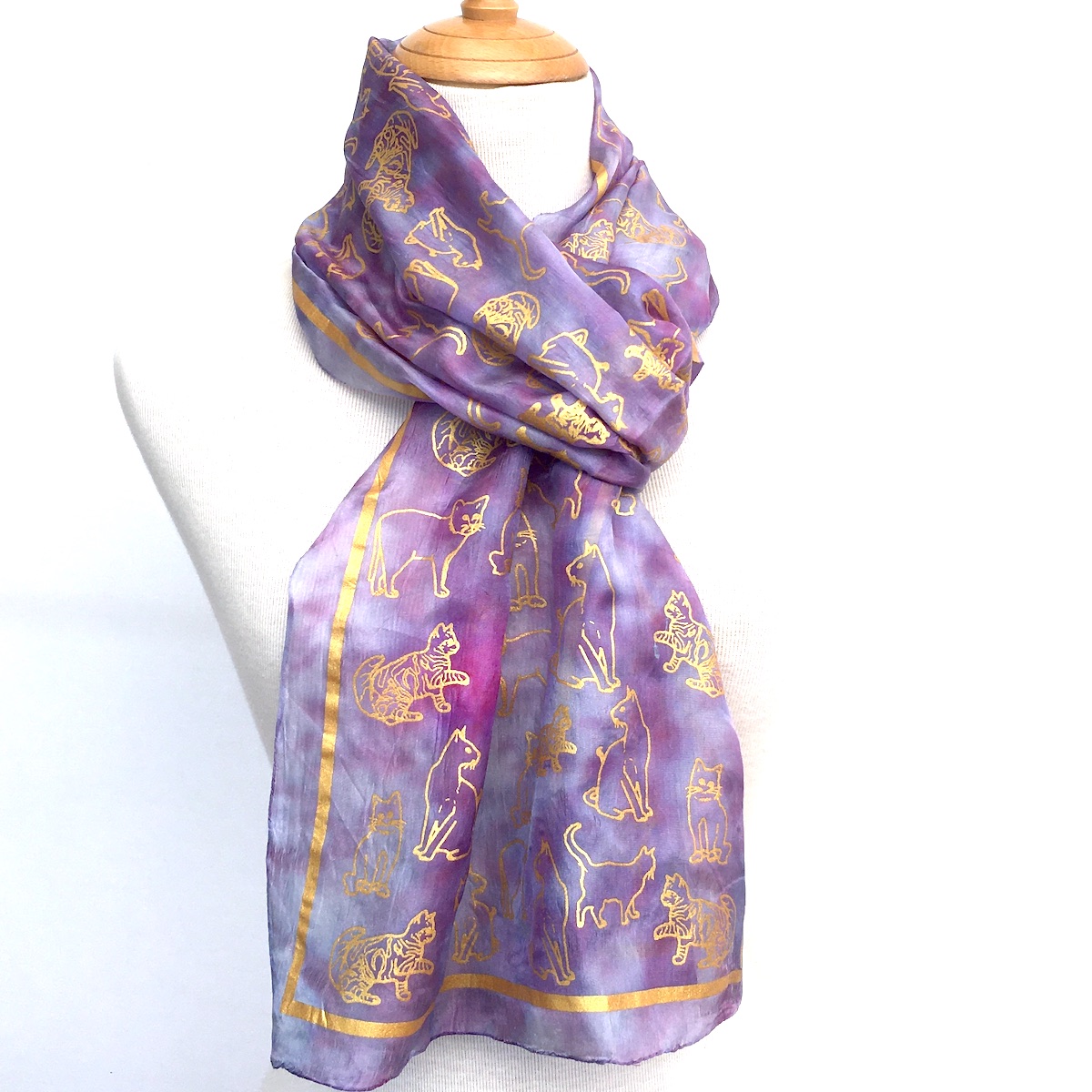 Gold-cats-on-lavender-silk-scarf